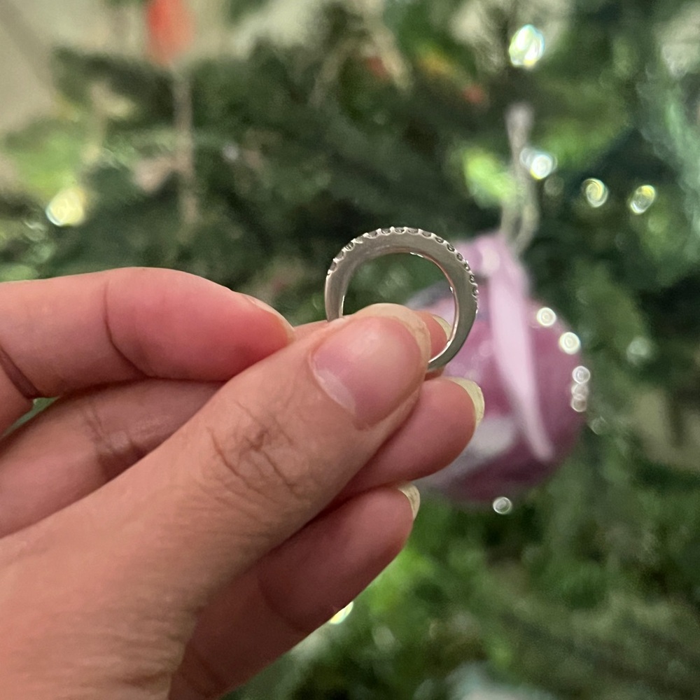 14k White Gold Diamond Band Ring - Picture 10 of 10
